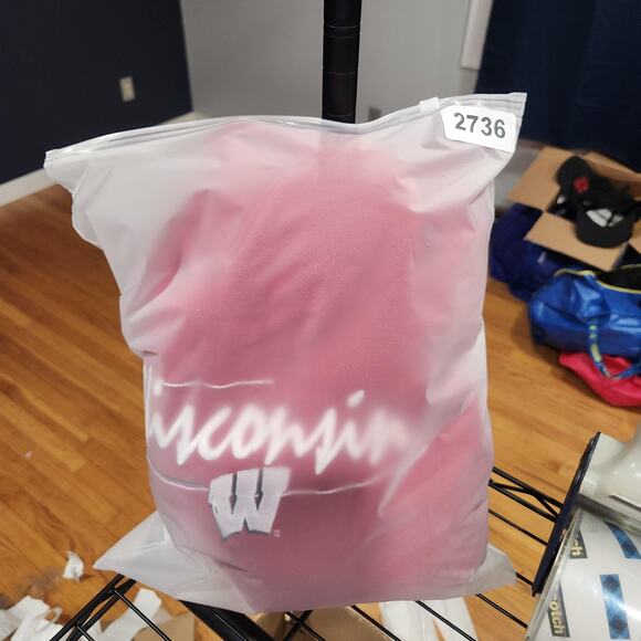 Vintage Wisconsin Badgers Sweatshirt Mens XL Red NCAA College Crewneck 90s - Picture 13 of 13